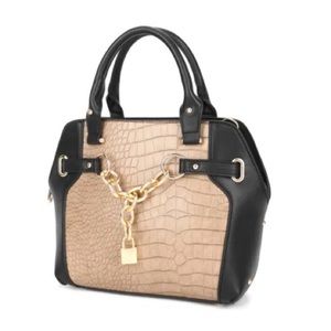 Adrienne Vittadini bag
